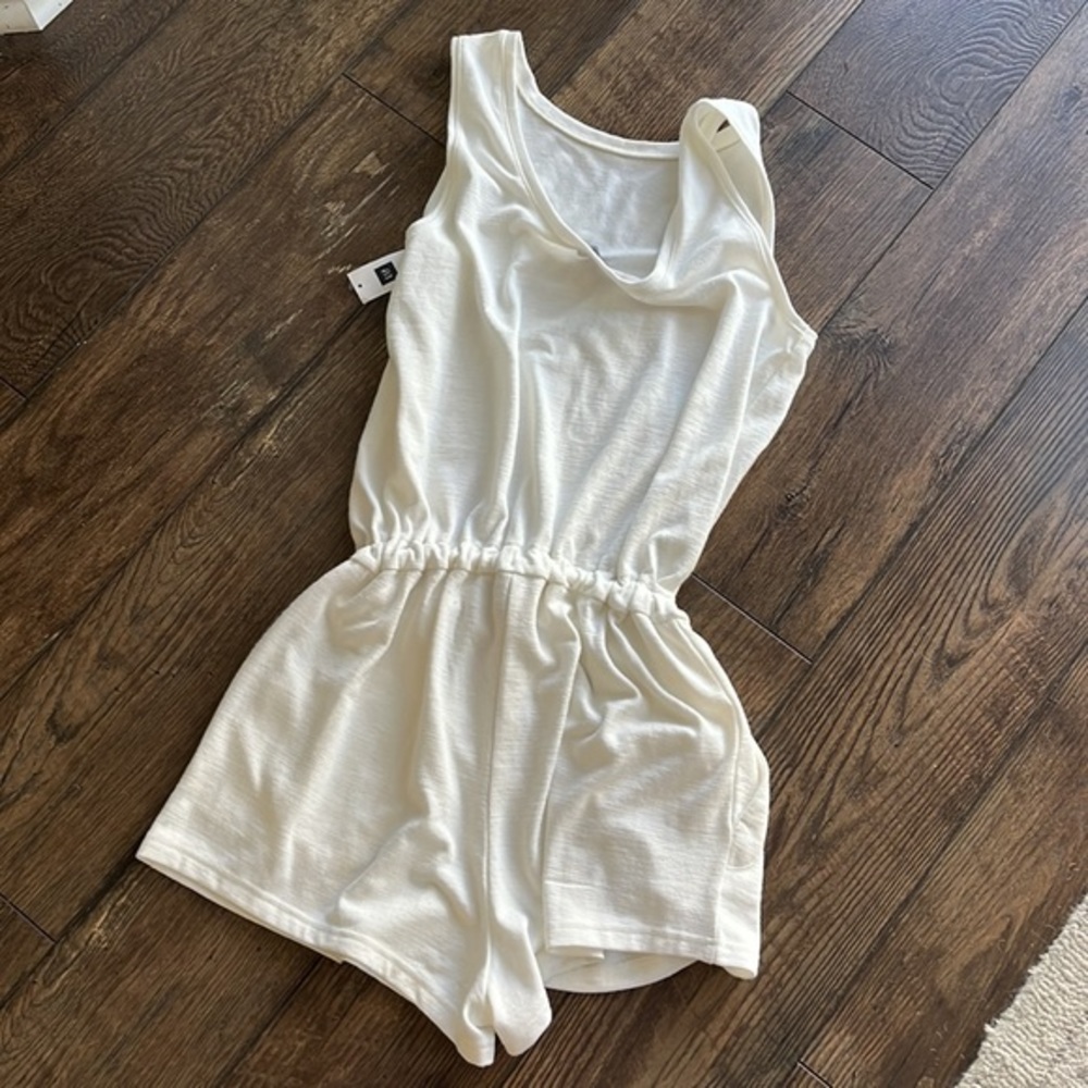 NWT Gap Shorts Romper - Picture 5 of 10